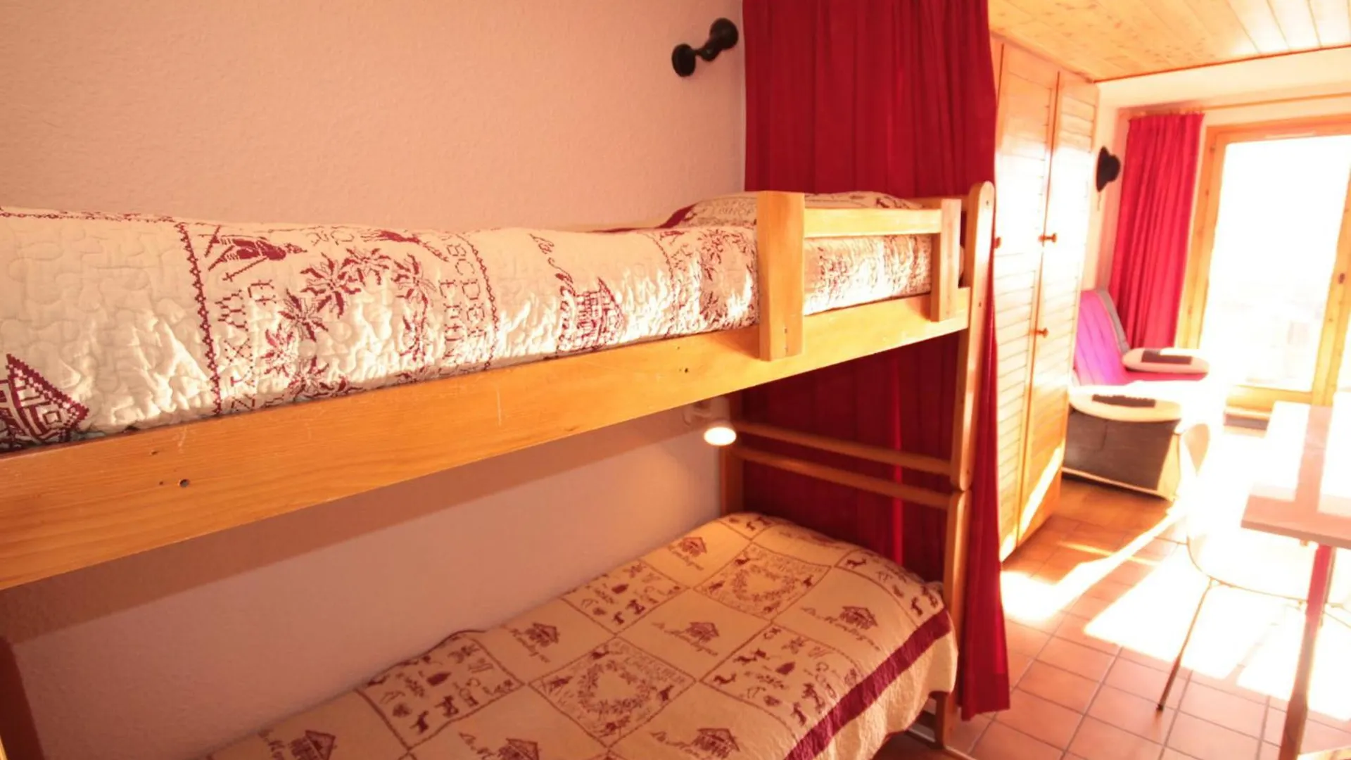 Les Saisies - Studio-Cabine Avec Balcon Sud Et Casier A Skis - Fr-1-293-157